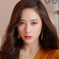 Lydia Kylie (ibu tiri Stella)