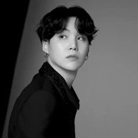 Yoongi (suga)