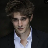 Rayan Hall (mejor amigo)