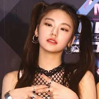 Kezia Orlando ( Sekretaris + T.K B.A )