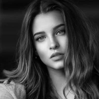 Emma Mónaco(Reina)