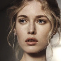 Lia Collins/fl
