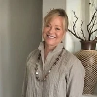 Carla ( mamá de Lucía)
