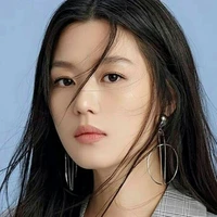 Nyonya Lee (Maudy)