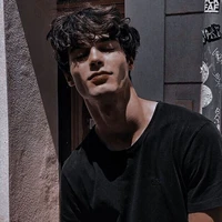 Eden knight De Luca
