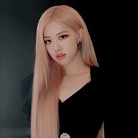 นาลีน🌈(นางเอก)