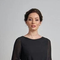 Eudora Villanueva [Mamá de Maxine]