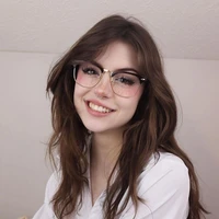 Maxine [17 años]