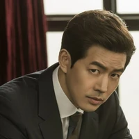 อดัม (พ่อมีอา)