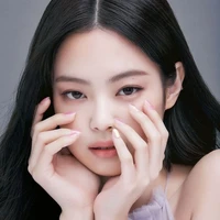 NATASYA QUELLA VASQUEZ •Istri Mario•