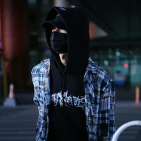 Wang Yibo (capucha)