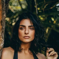 Camila 35(Sirvienta)