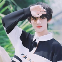 Yibo 13 (Adolesente)