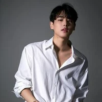 นริศ