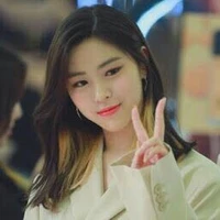 Queen Clara Lee