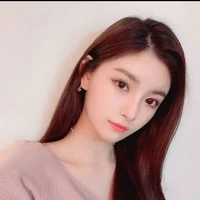 Laura Davidson(sahabat Kayla)