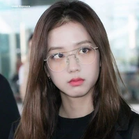 jisoo polos (nyamar)