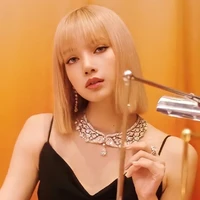 𝑨𝒍𝒆𝒕𝒕𝒂 𝑸𝒖𝒆𝒆𝒏𝒃𝒚 𝑨.