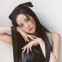 𝑲𝒚𝒓𝒂 𝑸𝒖𝒆𝒆𝒏𝒔𝒉𝒂 𝑨.