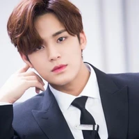 แม็กซ์(มือขวาพระเอก)