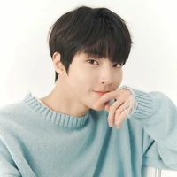 นอร์เวย์(พ่อของซาร่า+เอลซ่า)