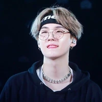 MIN YOONGI/SUGA