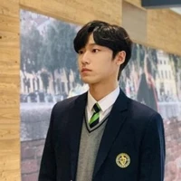 lee do hyun / teman satu geng putra
