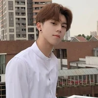 เมธี(เพื่อนพระเอก)