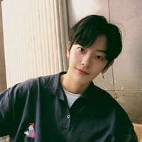 เทรย์🌷(เพื่อนเซนต์)