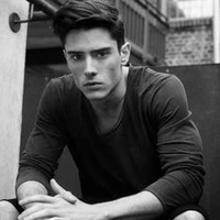 Brandon Peniche (amigo de los trillizos)