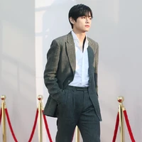 kim Taehyung (V)