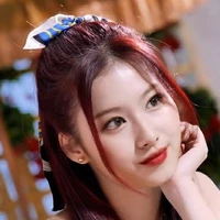 sana(lisa little sister)