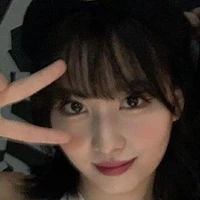 momo (sana bestfriend)