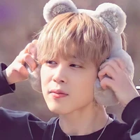 Qian Jimin ( Mama )