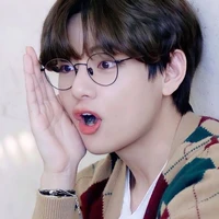 𝕂𝕀𝕄 𝕋𝔸𝔼ℍ𝕐𝕌ℕ𝔾