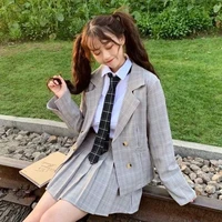 ชะนีในรั่วโรงเรียน