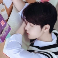 เว่ยอู๋เซี่ยน