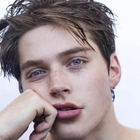 /Alex/