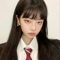 NAIARA (Bff)(staff do Jim)
