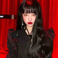 จี่(พี่สาวนางเอกลูกแม่เลี้ยง)