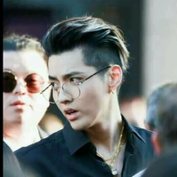 อาทิตย์(พระเอก)