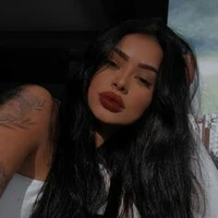 Arabella Umag (Ceo) (20 años)