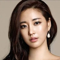 Elis Stania Putri Haryanto