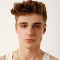 Antonio(21 años)
