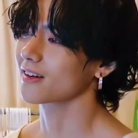 taehyung(mejor conocido como V)