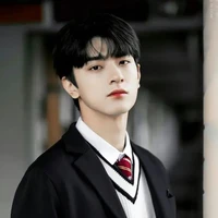 ทีอา:พระเอก