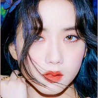 jisoo na -temen rose n Lisa