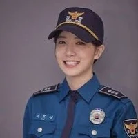 riska (mama kandung lisa)