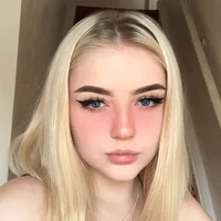 Elizabeth(Rosa🥀)