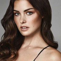 Fl: Mia Arley